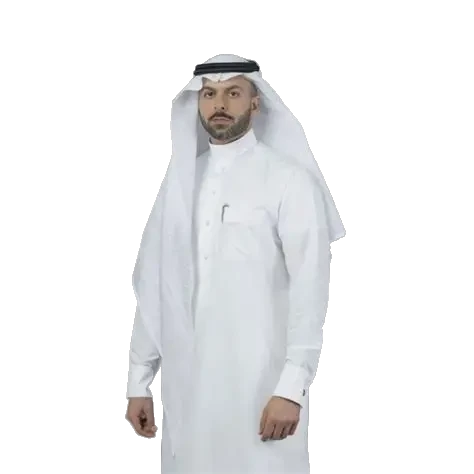 رجل يعلق لمظلات الدمام